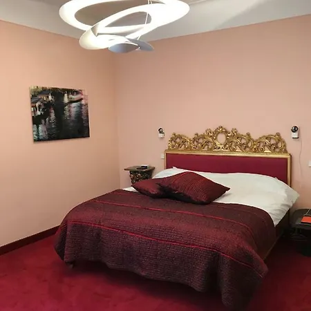 Savoy Palace Apartment *